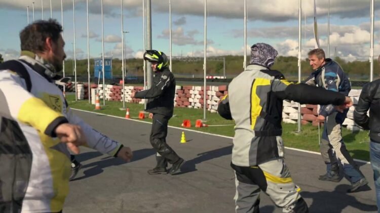 [ID: 3jmQUxRoTgo] Youtube Automatic