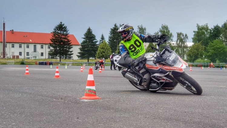 [ID: JxVfV8oBWz4] Youtube Automatic