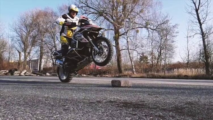 [ID: NoE-YCvkeIY] Youtube Automatic